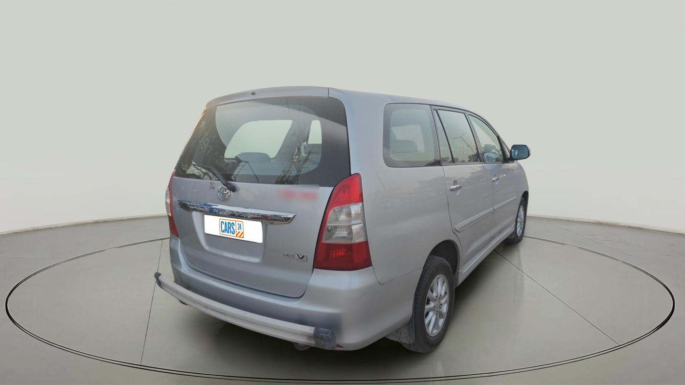 2012 Toyota Innova 2.5 VX 8 STR, Diesel, Manual, 1,21,691 km, exterior
