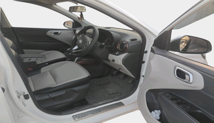 2023 Hyundai AURA SX 1.2, Petrol, Manual, 1,17,326 km, interior