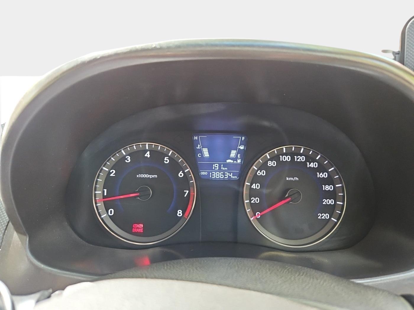 2011 Hyundai Verna FLUIDIC 1.4 VTVT, Petrol, Manual, 1,38,634 km, interior