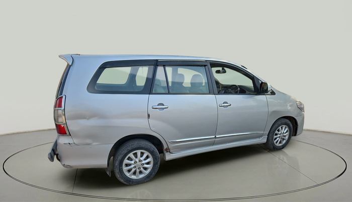 2014 Toyota Innova 2.5 VX 8 STR, Diesel, Manual, 78,053 km, exterior