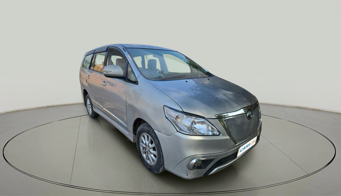 2014 Toyota Innova 2.5 VX 8 STR, Diesel, Manual, 78,053 km, exterior