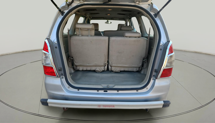 2014 Toyota Innova 2.5 VX 8 STR, Diesel, Manual, 78,053 km, exterior