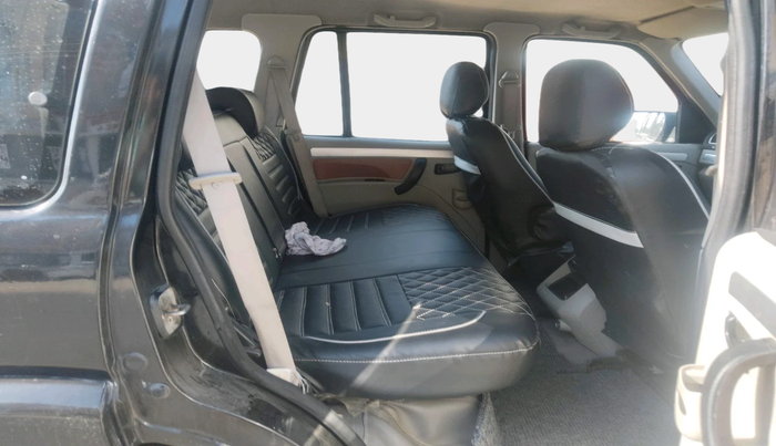 2019 Mahindra Scorpio S11 2WD, Diesel, Manual, 1,16,505 km, interior