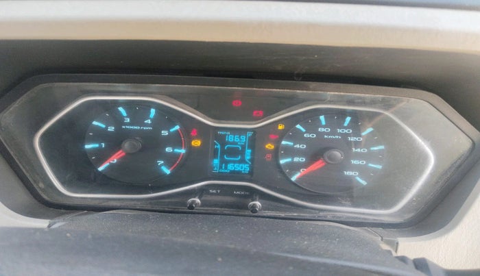 2019 Mahindra Scorpio S11 2WD, Diesel, Manual, 1,16,505 km, interior