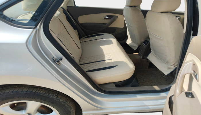 2013 Skoda Rapid ELEGANCE 1.6 TDI CR MT, Diesel, Manual, 1,25,389 km, interior