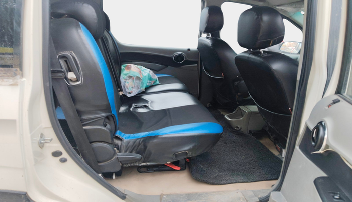 2016 Mahindra NUVOSPORT N8, Diesel, Manual, 1,37,028 km, interior