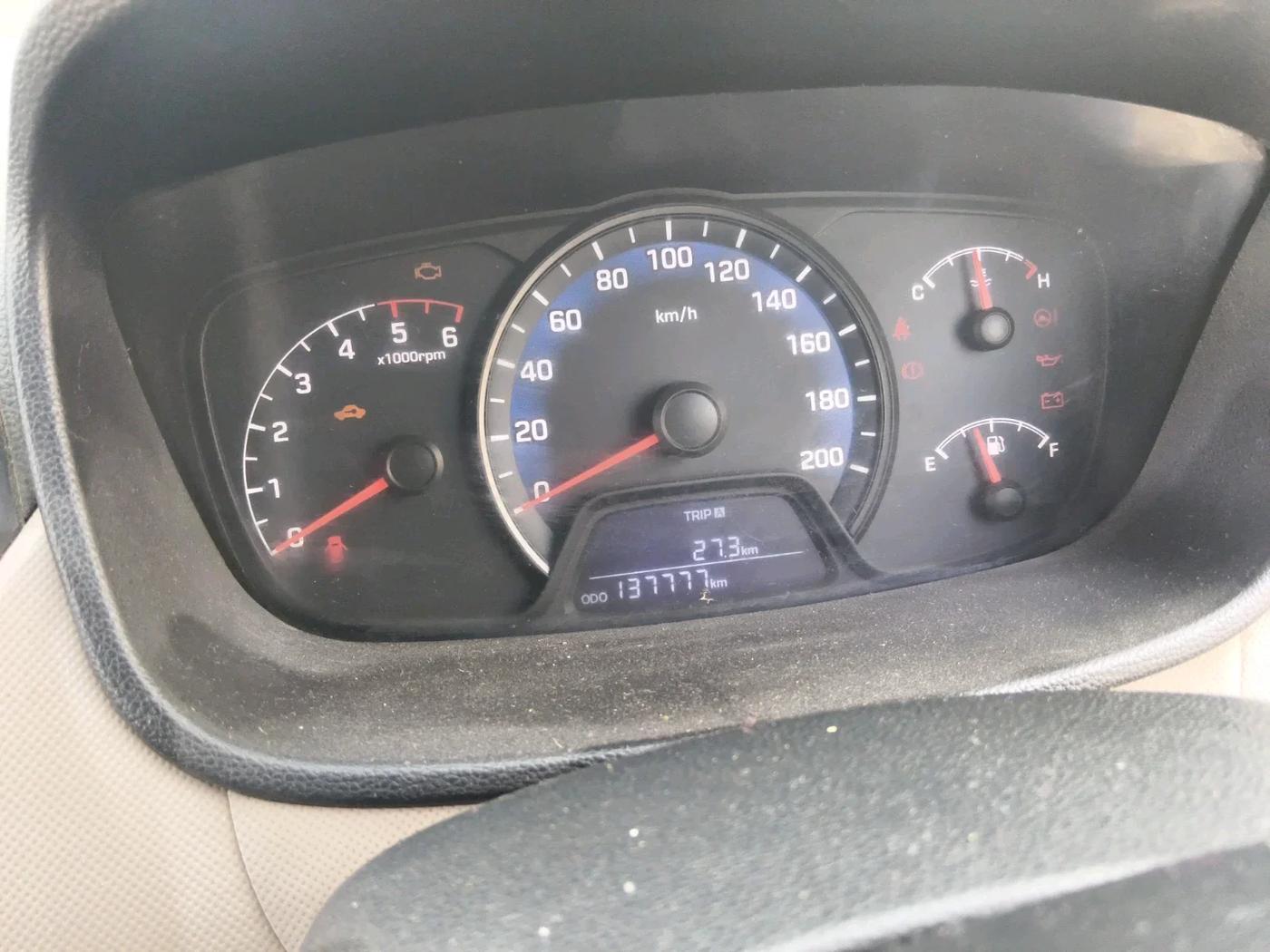 2014 Hyundai Xcent S 1.1 CRDI, Diesel, Manual, 1,37,777 km, interior