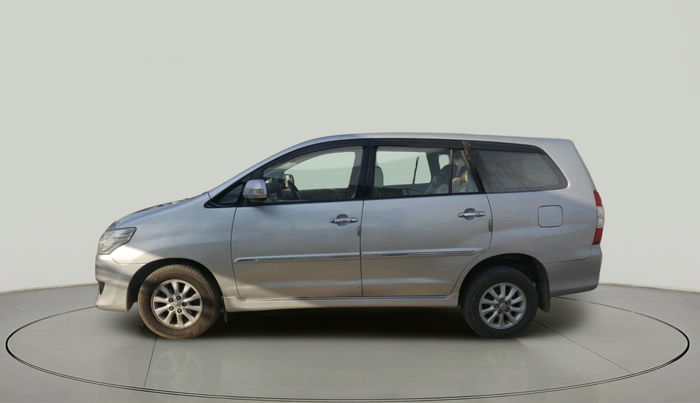 2012 Toyota Innova VX 2.5 7 STR, Diesel, Manual, 2,35,547 km, exterior