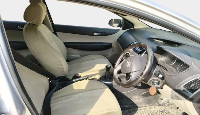 2013 Hyundai i20 SPORTZ 1.2, Petrol, Manual, 84,339 km, interior