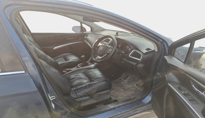 2018 Maruti S Cross ALPHA 1.3, Diesel, Manual, 1,35,714 km, interior