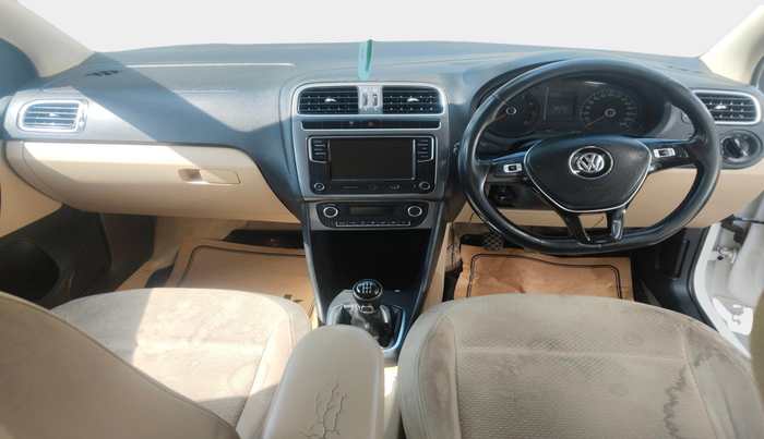 2018 Volkswagen Ameo HIGHLINE PLUS 1.0L 16 ALLOY, Petrol, Manual, 68,431 km, interior