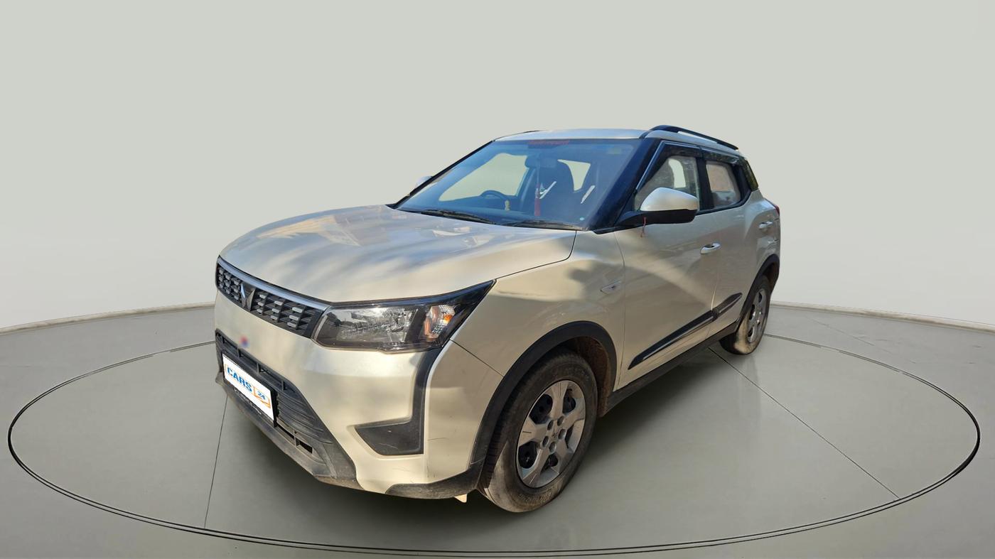 2023 Mahindra XUV300 W6 1.2 PETROL, Petrol, Manual, 12,697 km, exterior