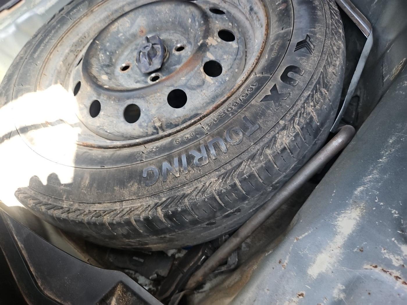 2019 Maruti Swift VDI, Diesel, Manual, 1,35,202 km, tyre