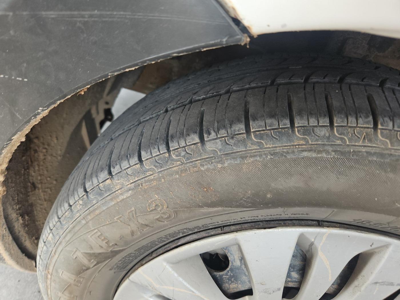 2012 Maruti Ertiga VDI, Diesel, Manual, 2,24,566 km, tyre
