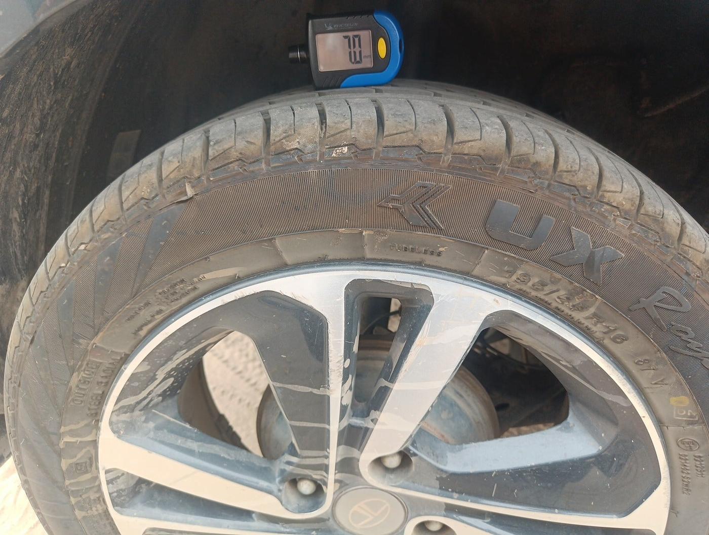 2020 Tata ALTROZ XZ PETROL, Petrol, Manual, 57,831 km, tyre