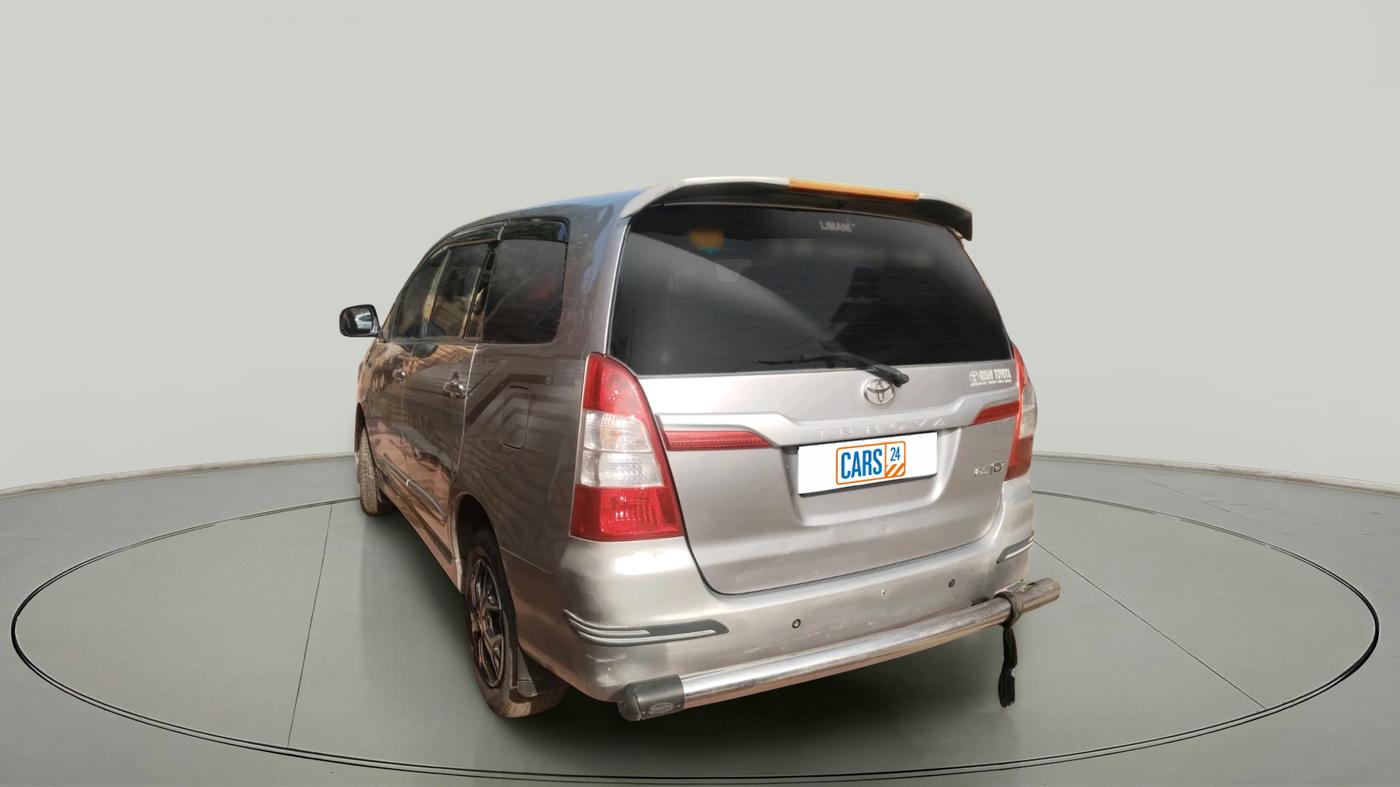 2016 Toyota Innova 2.5 GX 7 STR, Diesel, Manual, 2,15,593 km, exterior