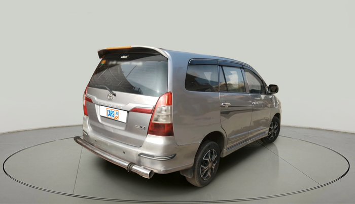 2016 Toyota Innova 2.5 GX 7 STR, Diesel, Manual, 2,15,593 km, exterior