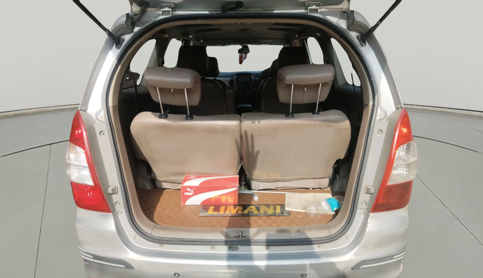 2016 Toyota Innova 2.5 GX 7 STR, Diesel, Manual, 2,15,593 km, exterior