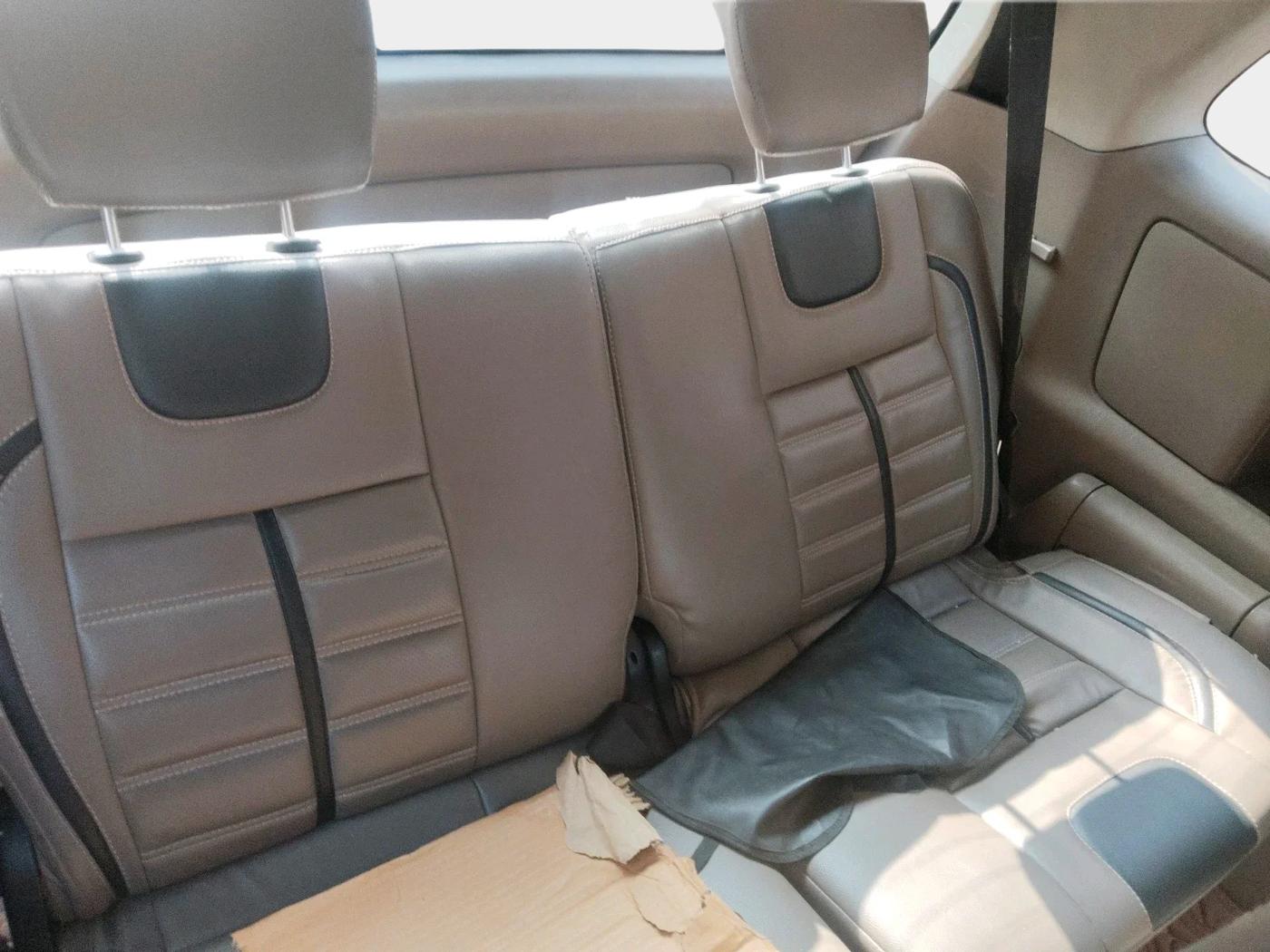 2016 Toyota Innova 2.5 GX 7 STR, Diesel, Manual, 2,15,593 km, interior