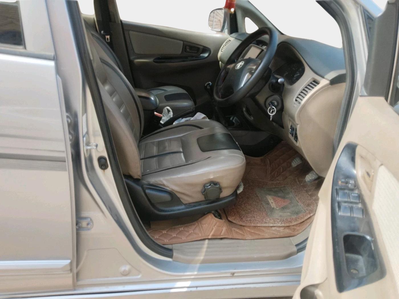2016 Toyota Innova 2.5 GX 7 STR, Diesel, Manual, 2,15,593 km, interior