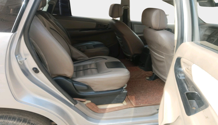 2016 Toyota Innova 2.5 GX 7 STR, Diesel, Manual, 2,15,593 km, interior