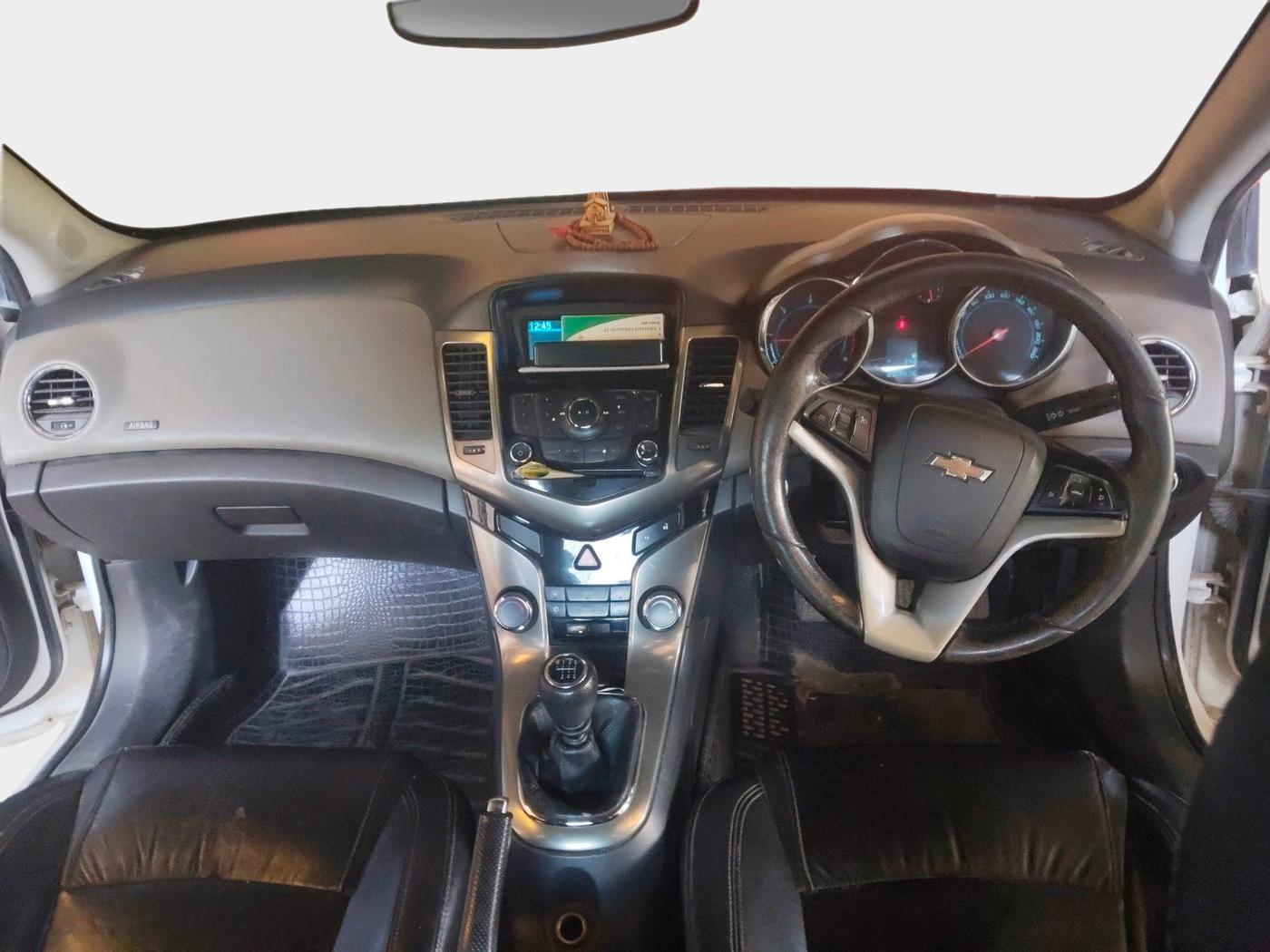 2014 Chevrolet Cruze LTZ, Diesel, Manual, 2,07,476 km, interior
