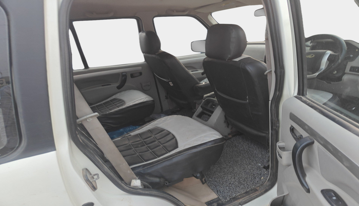 2016 Mahindra Scorpio S10, Diesel, Manual, 60,985 km, interior