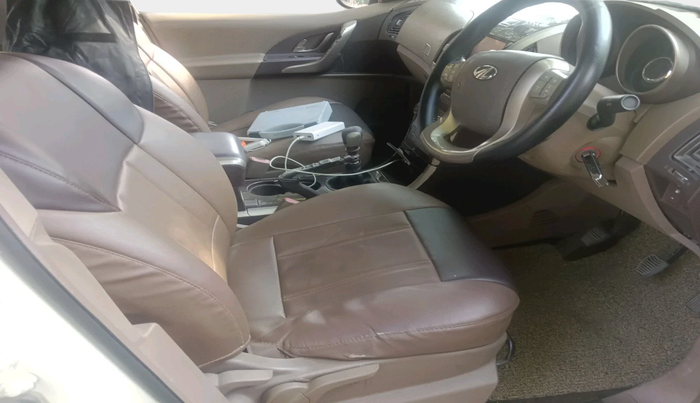 2013 Mahindra XUV500 W8, Diesel, Manual, 1,21,051 km, interior