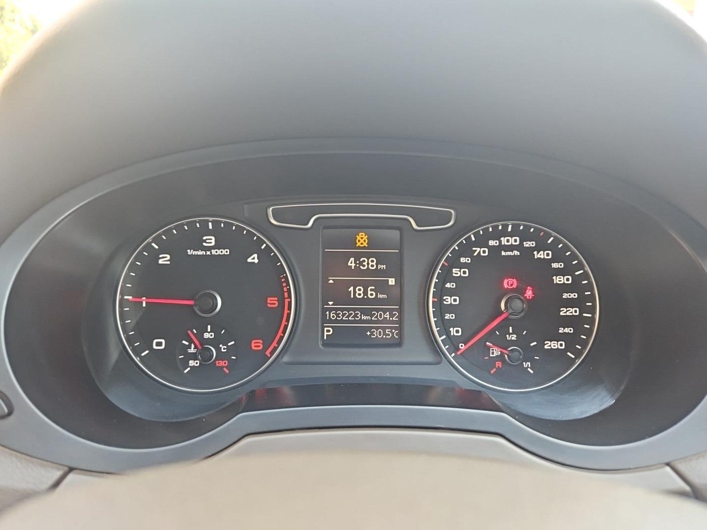 2015 Audi Q3 35 TDI Quattro, Diesel, Automatic, 1,63,223 km, interior