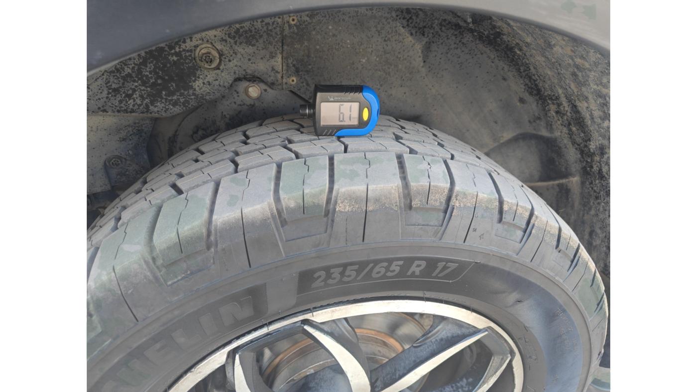 2021 Mahindra XUV500 W7, Diesel, Manual, 1,07,367 km, tyre