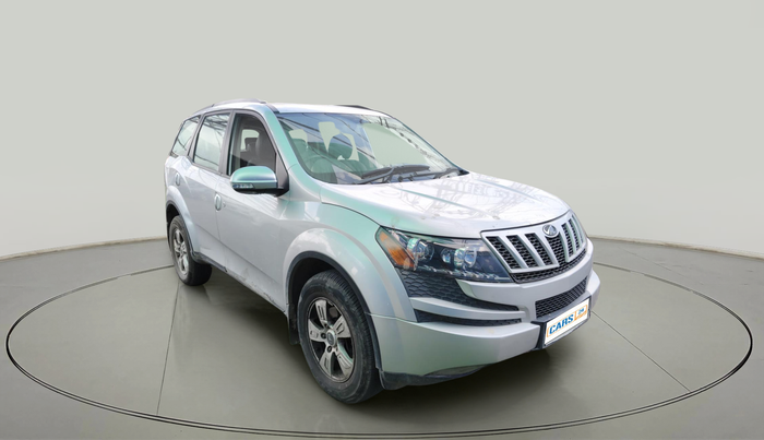 2015 Mahindra XUV500 W8, Diesel, Manual, 1,07,885 km, exterior