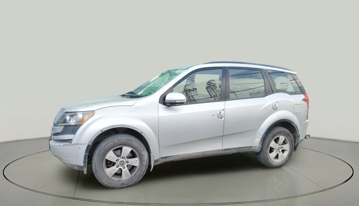2015 Mahindra XUV500 W8, Diesel, Manual, 1,07,885 km, exterior