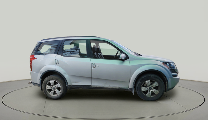2015 Mahindra XUV500 W8, Diesel, Manual, 1,07,885 km, exterior