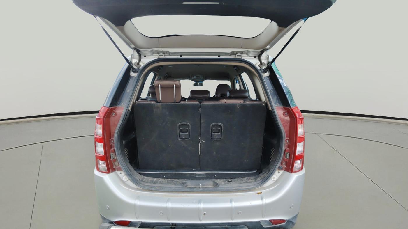 2015 Mahindra XUV500 W8, Diesel, Manual, 1,07,885 km, exterior