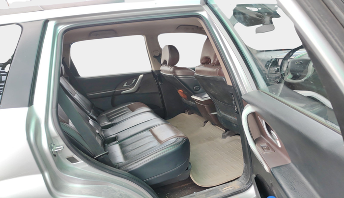 2015 Mahindra XUV500 W8, Diesel, Manual, 1,07,885 km, interior