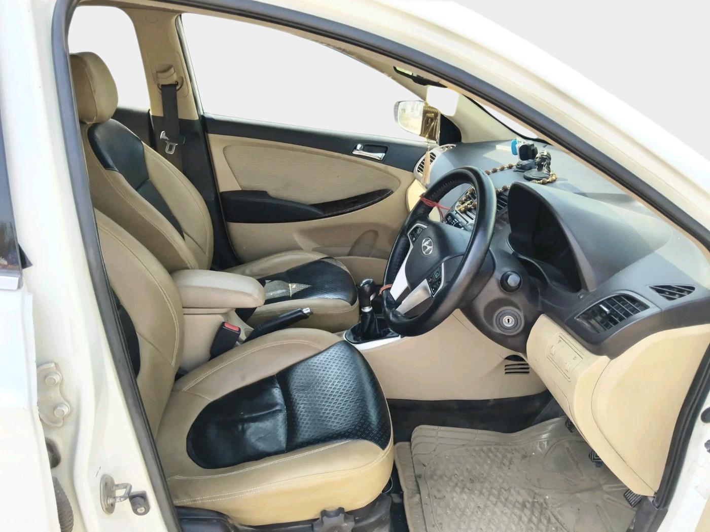 2011 Hyundai Verna FLUIDIC 1.6 VTVT SX, Petrol, Manual, 76,381 km, interior