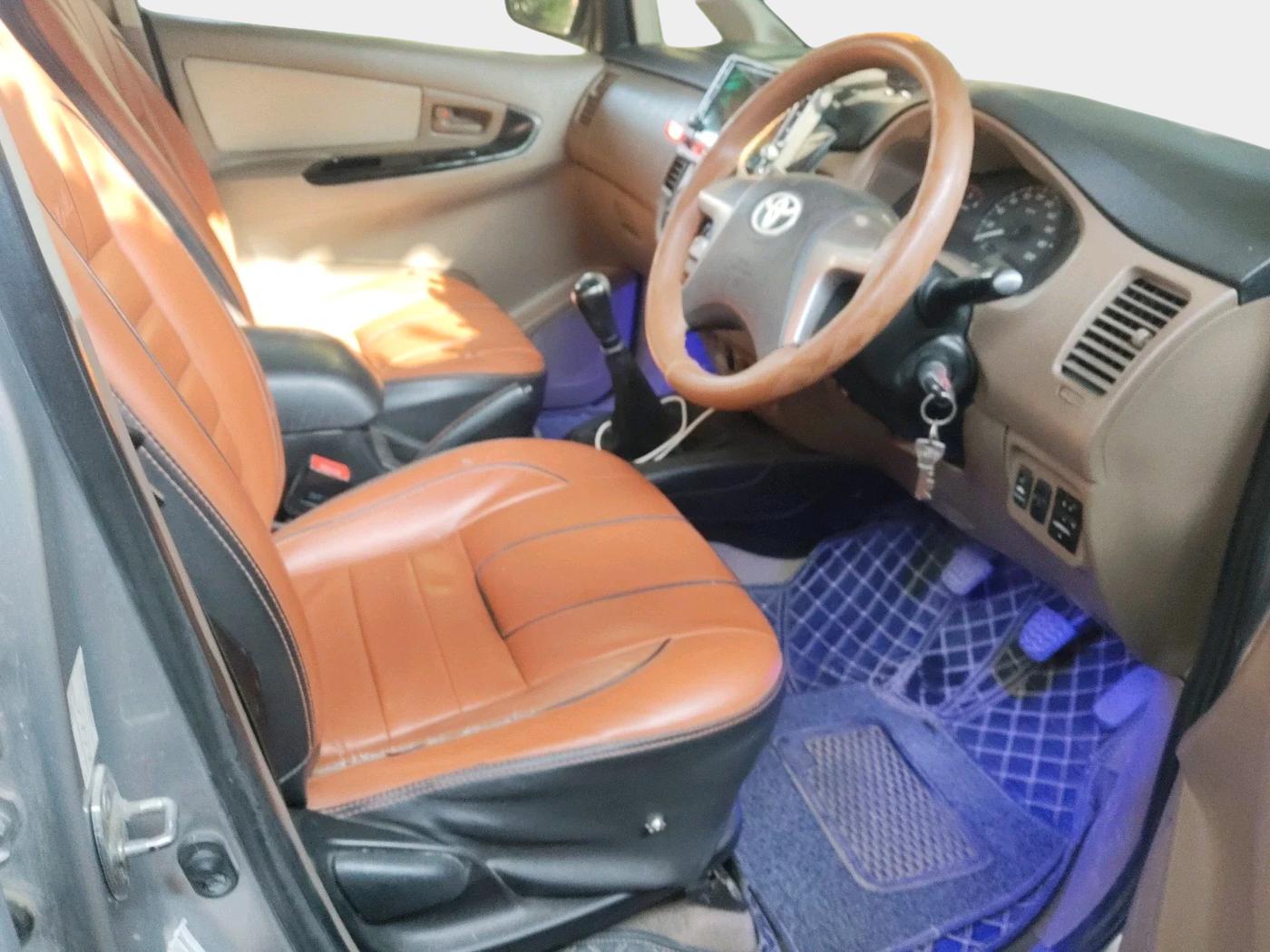 2015 Toyota Innova 2.5 GX 7 STR, Diesel, Manual, 1,31,297 km, interior