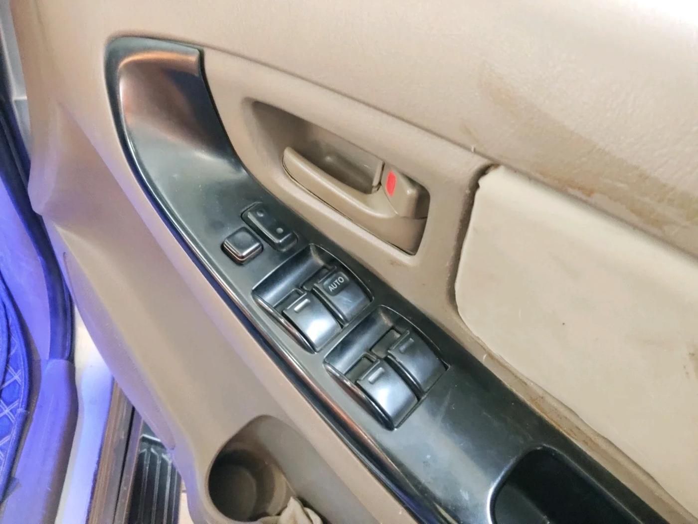 2015 Toyota Innova 2.5 GX 7 STR, Diesel, Manual, 1,31,297 km, interior