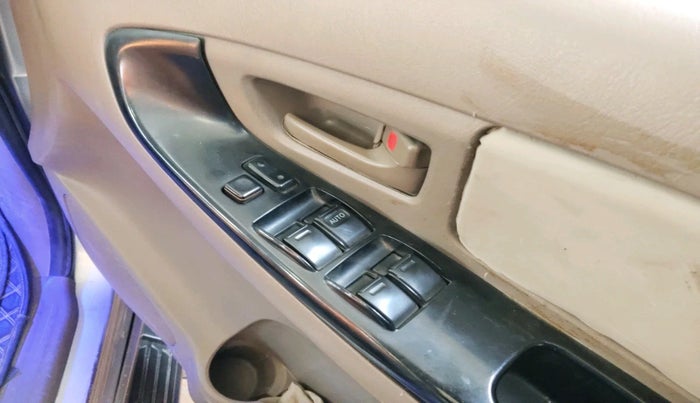 2015 Toyota Innova 2.5 GX 7 STR, Diesel, Manual, 1,31,297 km, interior