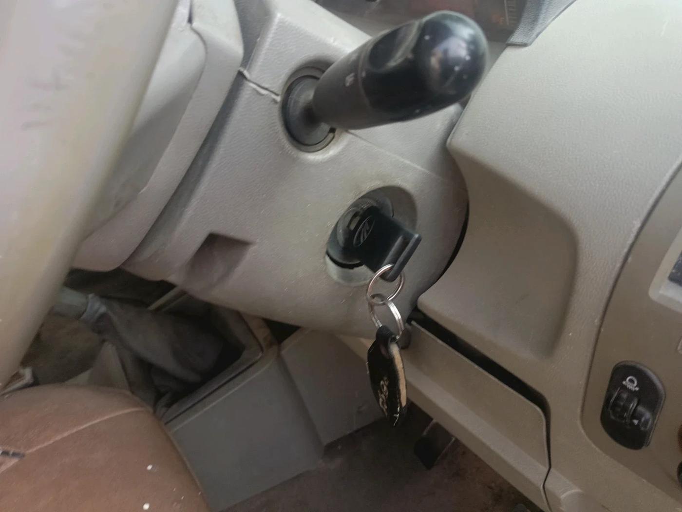 2012 Mahindra Bolero LX BS-III, Diesel, Manual, 2,08,757 km, interior