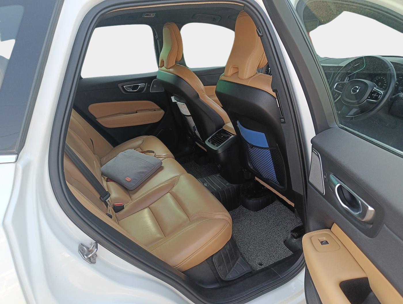 2021 Volvo XC 60 D5 INSCRIPTION, Diesel, Automatic, 98,137 km, interior