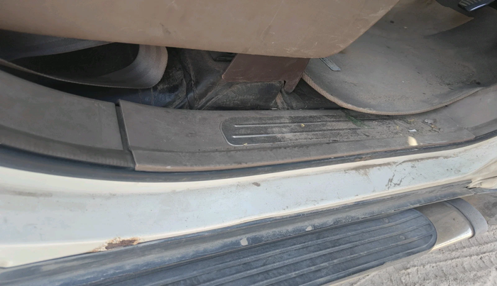 2012 Mahindra XUV500 W8, Diesel, Manual, 1,28,396 km, interior