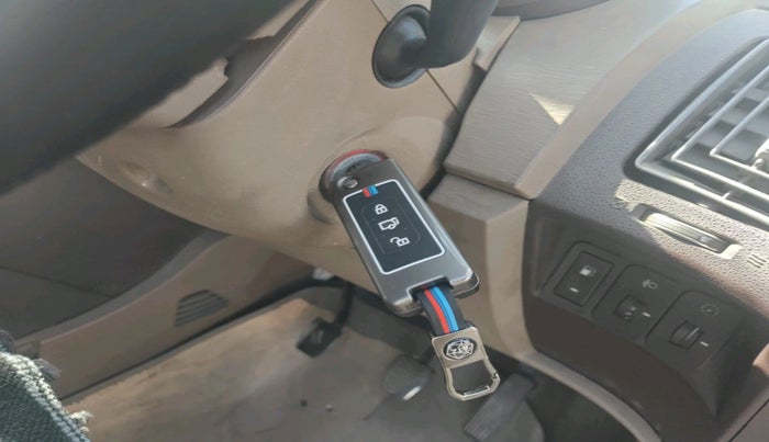 2012 Mahindra XUV500 W8, Diesel, Manual, 1,28,396 km, interior