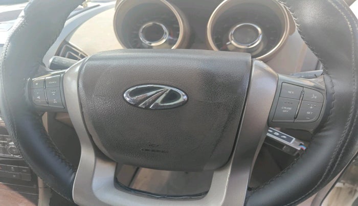 2012 Mahindra XUV500 W8, Diesel, Manual, 1,28,396 km, interior