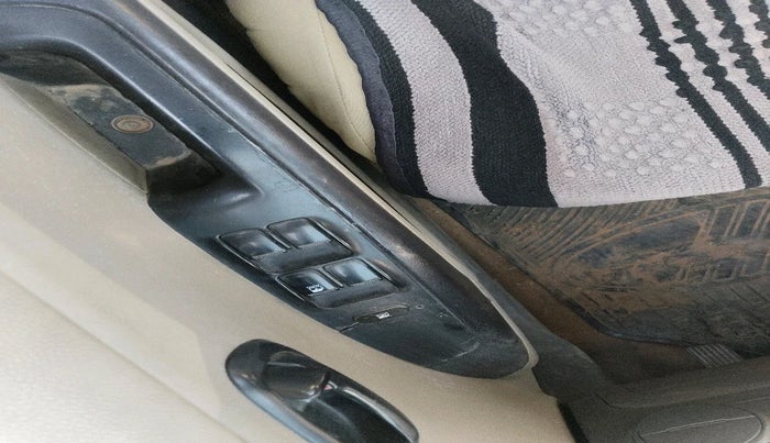 2015 Hyundai i10 MAGNA 1.1, Petrol, Manual, 1,48,537 km, interior