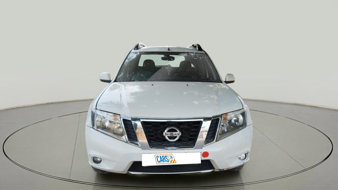 2015 Nissan Terrano XE (D), Diesel, Manual, 2,28,000 km, exterior