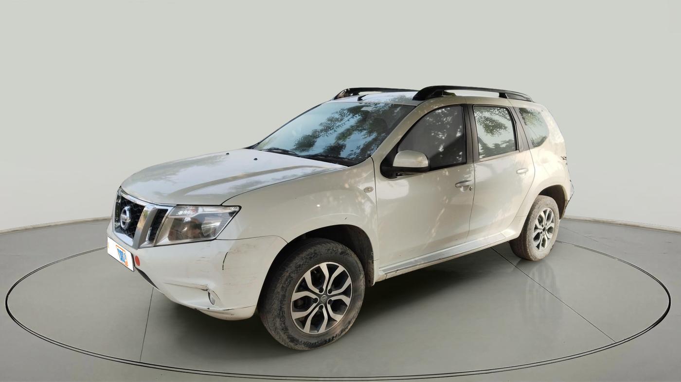2015 Nissan Terrano XE (D), Diesel, Manual, 2,28,000 km, exterior