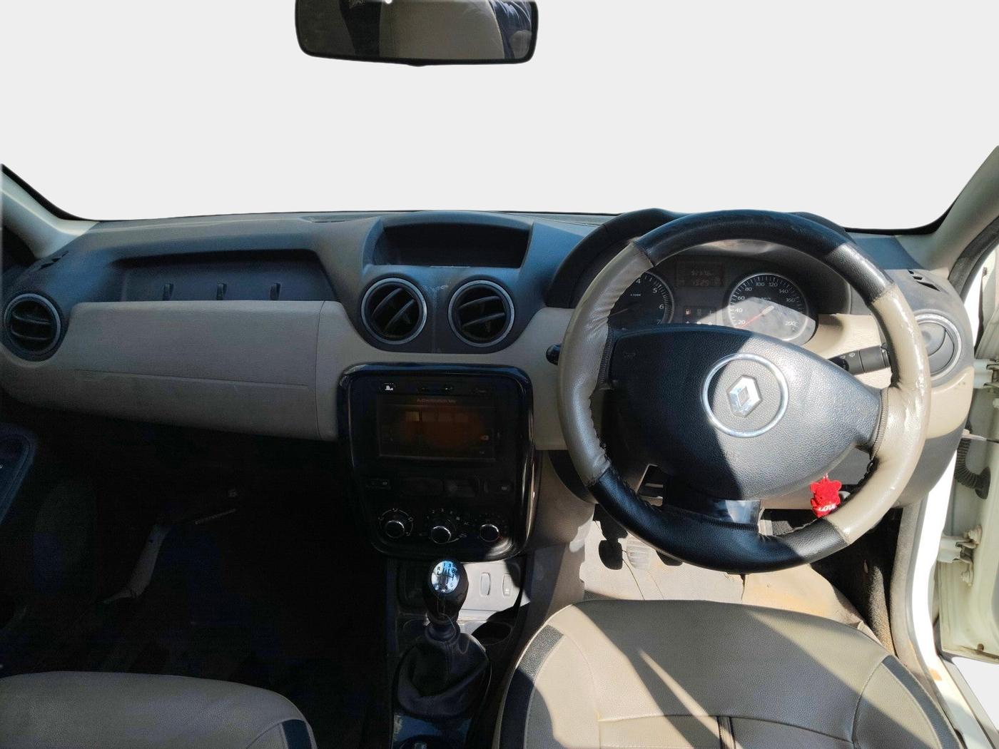 2013 Renault Duster 110 PS RXZ DIESEL, Diesel, Manual, 92,375 km, interior