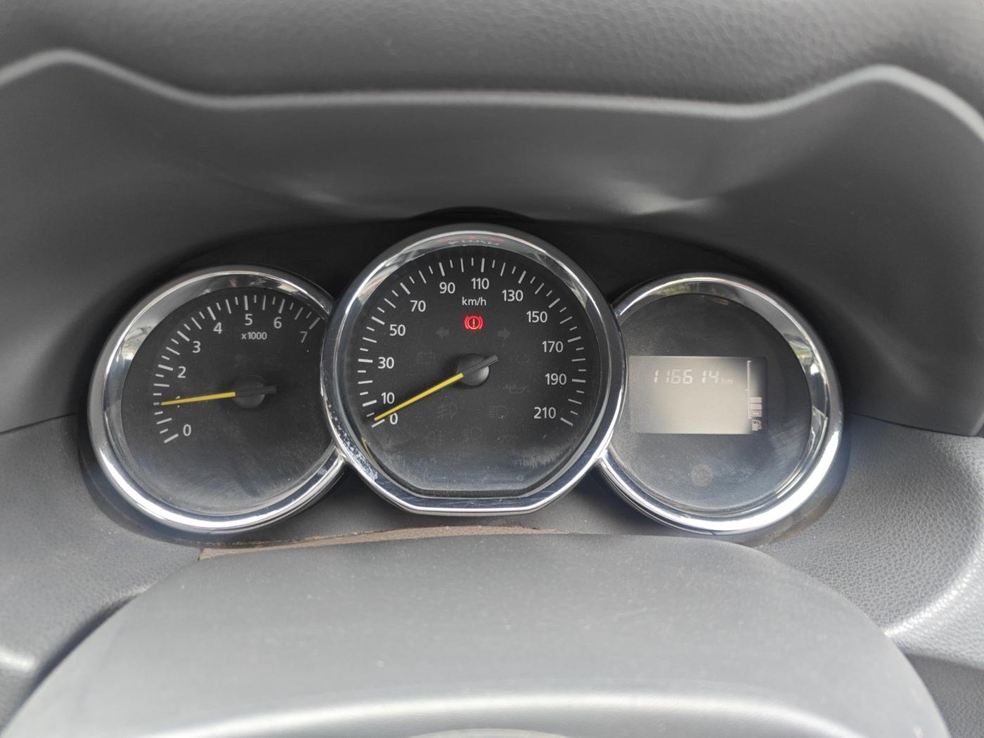 2016 Renault Duster 85 PS RXL DIESEL, Diesel, Manual, 1,17,000 km, interior