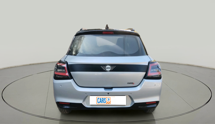 2025 Maruti Swift VXI 1.2L CNG, Petrol, Manual, 12,100 km, exterior